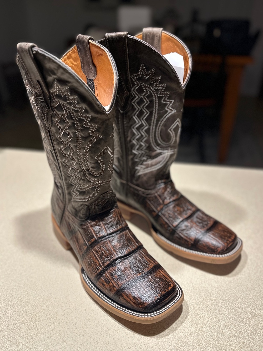 Men's Brown Western Exotic-Texture Cowboy Boots Like New